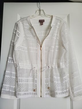 Chicos White Lace Zip Front Jacket With Gold Accent. Sz 1